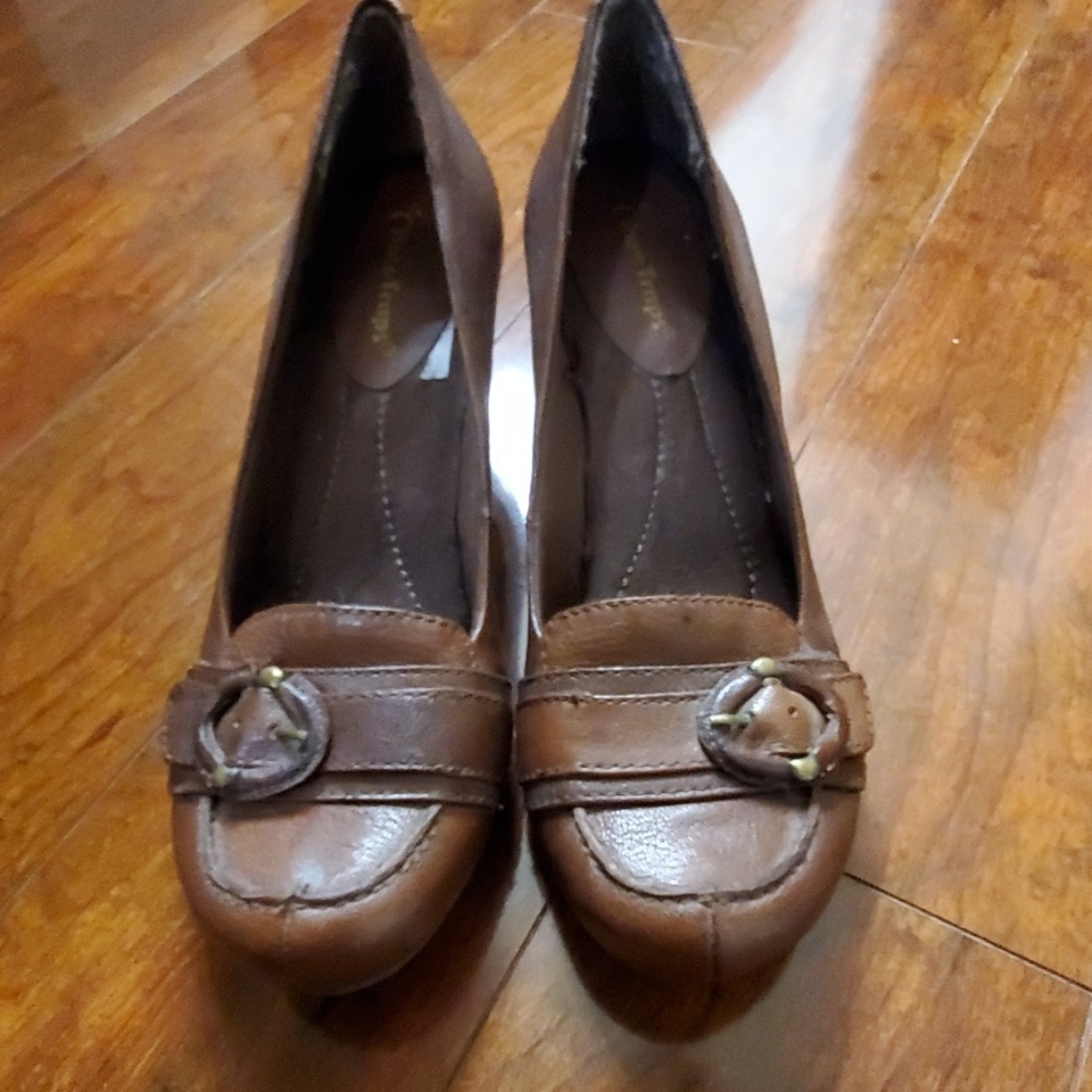 Heels - Picture 3 of 3